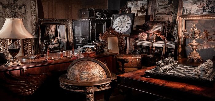 Antiques & Collectibles